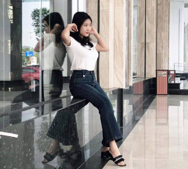 Ảnh 6 của Chồng địt nát lồn vợ đi vợ sướng vợ đái ra mất