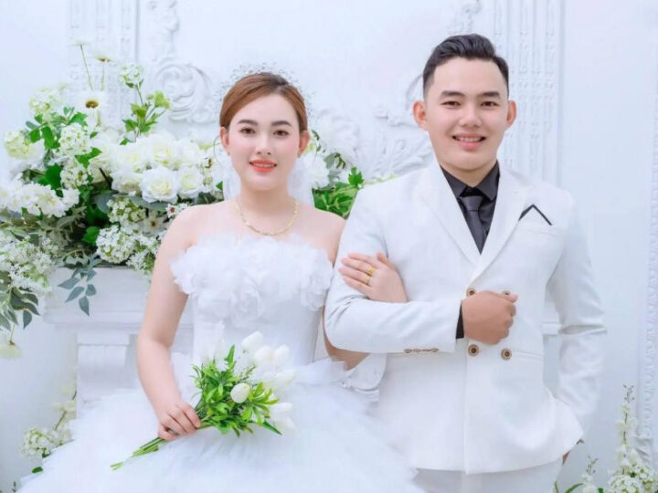 Ảnh 12 của Clip sex Chú rể địt cô dâu trong đám cưới Phần 2 hậu sau đám cưới (Full clip + Pic)